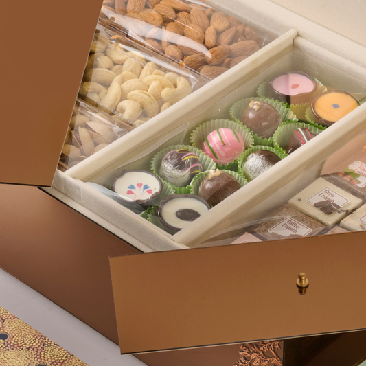 Celebrating-workplace-milestones-with-gifts-using-premium-Mewaz-boxes