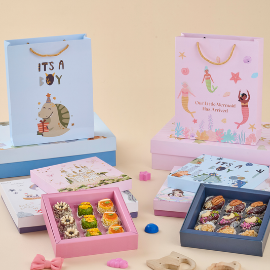 Luxury baby announcement hamper by Mewaz