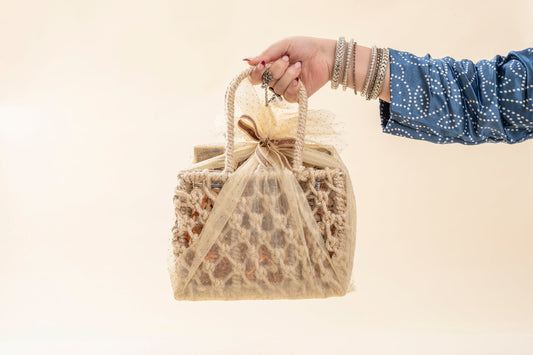 Top 5 Engagement Hampers to Celebrate Your Special Day